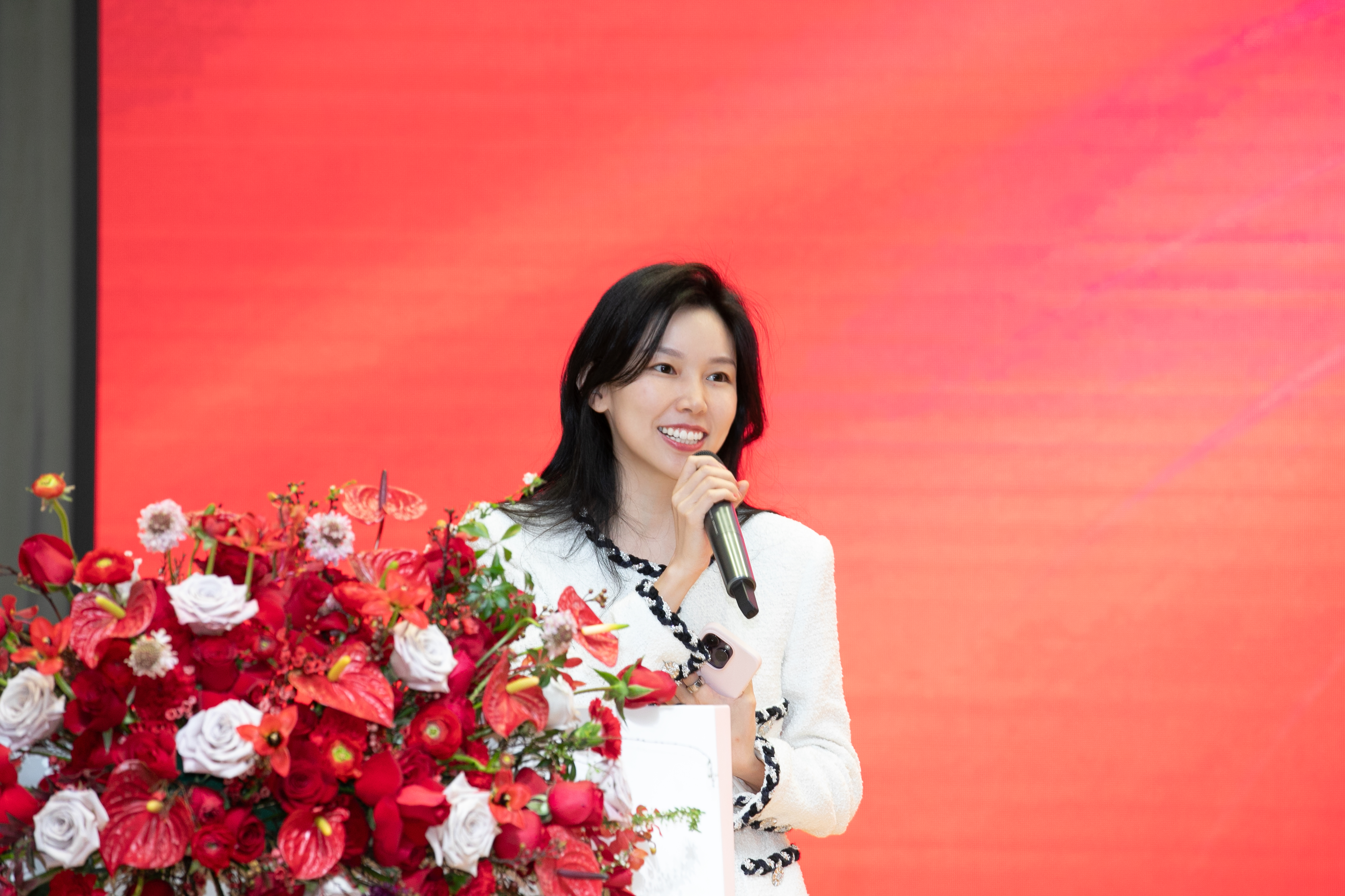 每日经济新闻2024她力量丨豪门国际董事会主席谢其润：女性加入医疗行业 带来更多元的创新解决方案